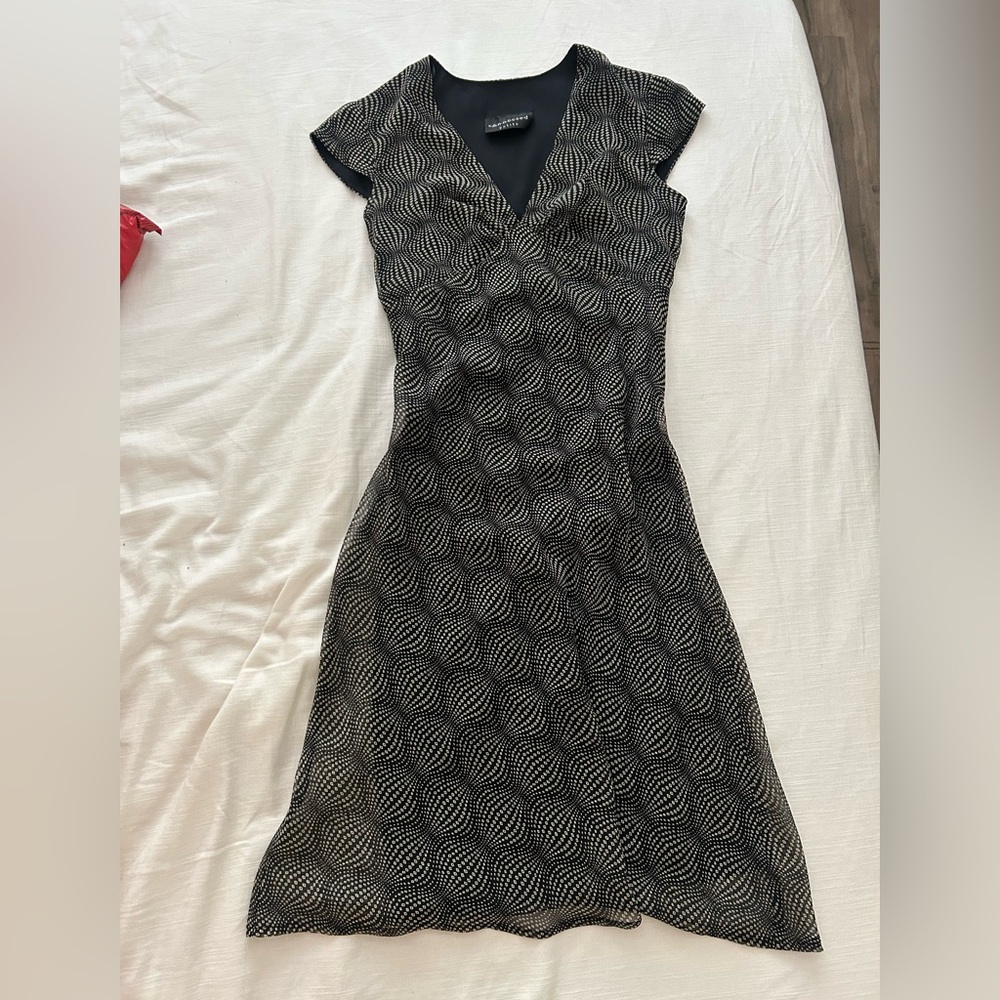 Chic Black and White Geometric Midi Dress